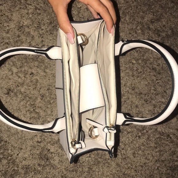 Purse - Picture 3 of 4